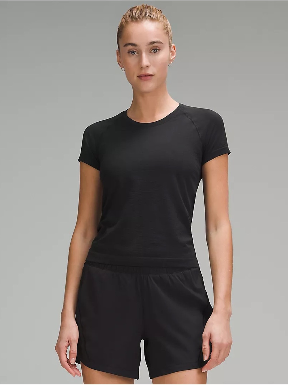 SWIFTLY TECH SHORT SLEEVE Waist Length